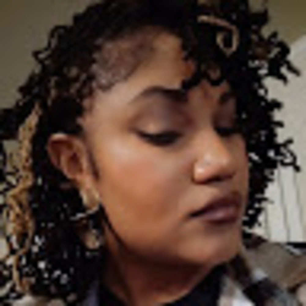 Meet your Posher, Dominique